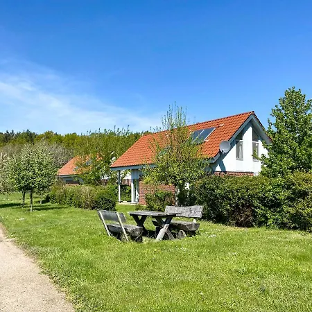 Familienunterkunft Wiesengefluester E8 - Strandnah Mit Sauna Und Garten Röbel