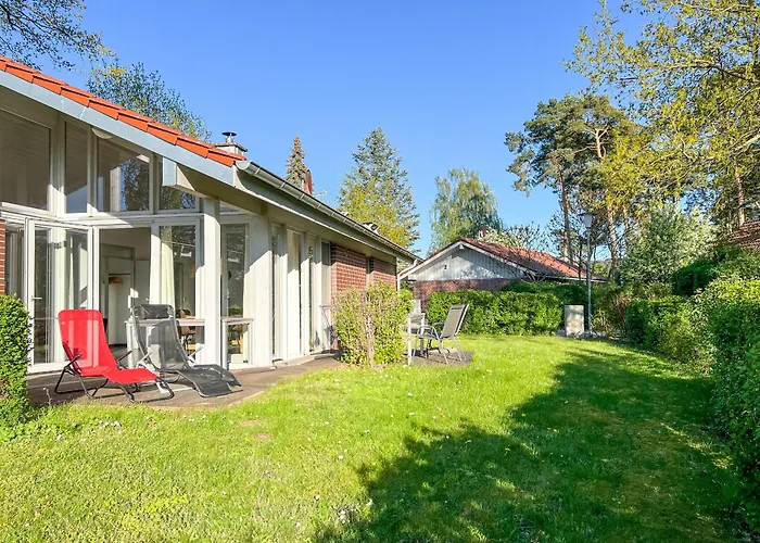 Holiday home Familienunterkunft Wiesengefluester E8 - Strandnah Mit Sauna Und Garten Robel
